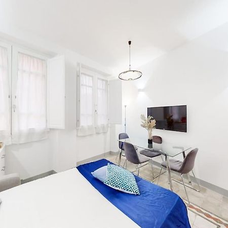 Apartment Nearby Historic Center - 2 Private Bathrooms Cagliari Extérieur photo